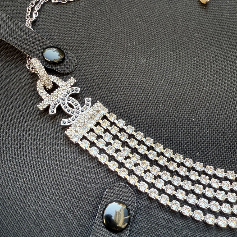 CHANEL 2022A SILVER TONE CC 19 LOGO WHITE BLACK CRYSTALS NECKLACE CHARM CHOCKER - Picture 8 of 15